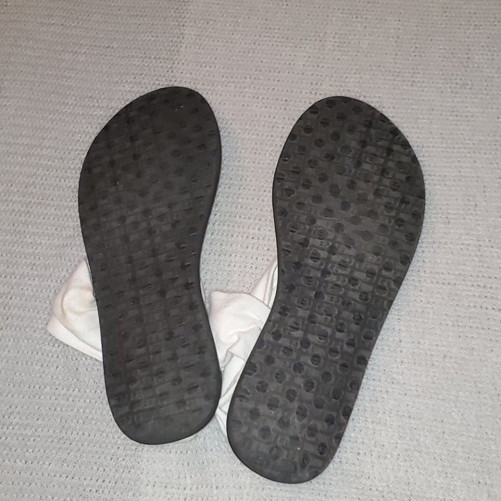 Sanuk Yoga Mat Sandals - Picture 3 of 3